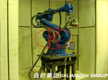 上海良时研制水处理设备全自动机器人喷砂房系统