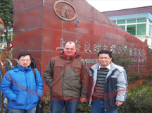 上海良时集团与格鲁吉亚客户恰谈热水器内胆喷砂涂搪喷粉烘干固化线 