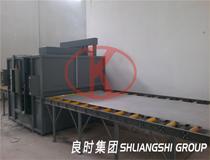 上海良时为客户设计制造铝薄板滚轴输送自动喷砂机 