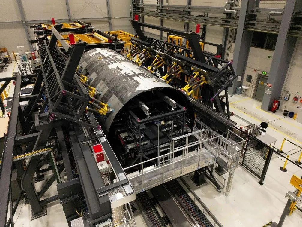 IFAM：全球*碳纤维增强热塑性复合材料机身顺利制造完成